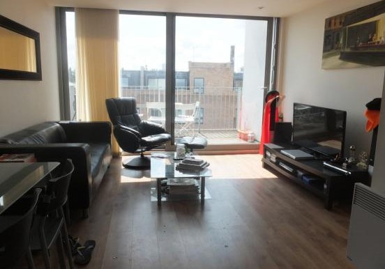 17456_JWBACON_IMG_02_0000_max_620x414